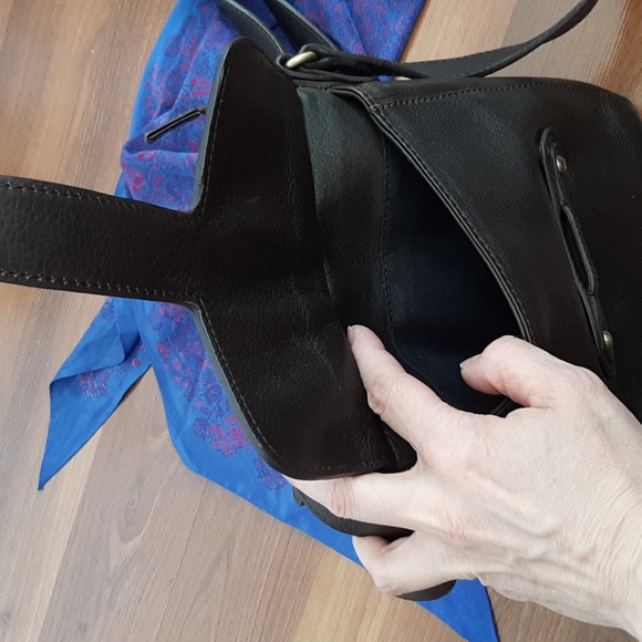 HEDGREN Brown Leather Crossbody Bag - Adjustable Strap - Great Condition - Picture 11 of 15